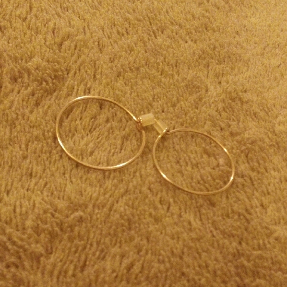 Elegant Gold Hoop Earrings